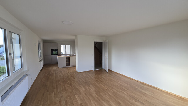 Jede Menge Platz für Ihre große Familie: Einfamilienhaus mit acht Zimmer, neu renoviert mit großer Einbauküche
