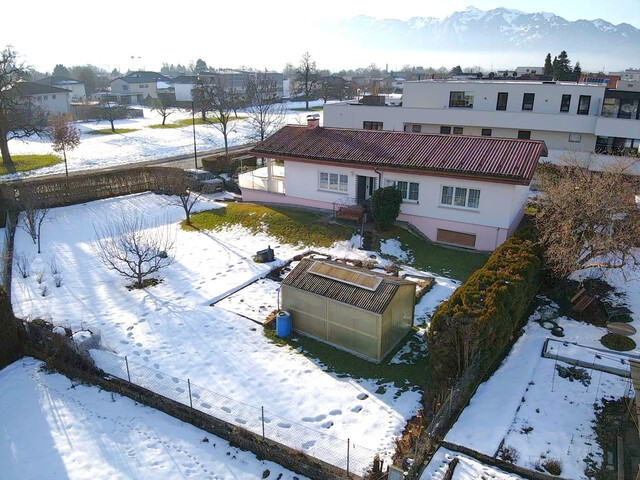 JUWEL: Bungalow mit riesigem Grundstück in sehr guter Lage (Nahe der Frutz)