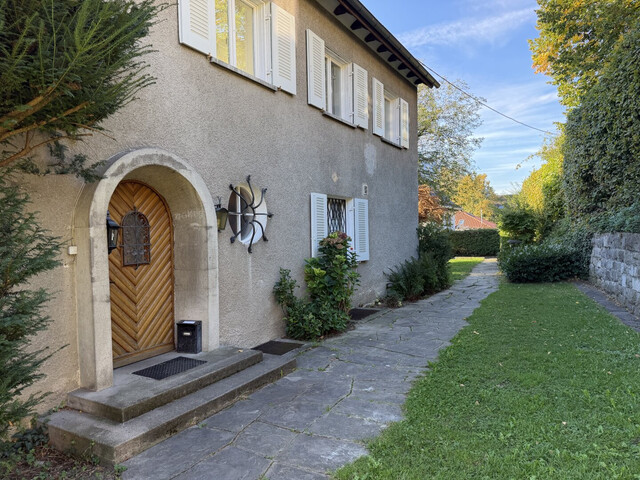 Inspirierende 4,5 Zimmer Altbauwohnung mit Garage, Garten und Balkon
