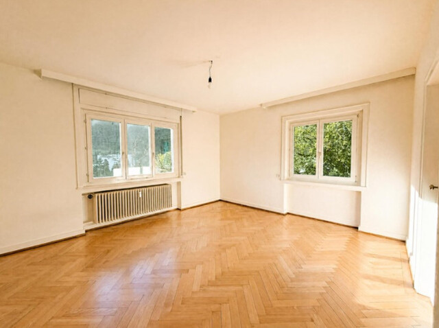 Inspirierende 4,5 Zimmer Altbauwohnung mit Garage, Garten und Balkon