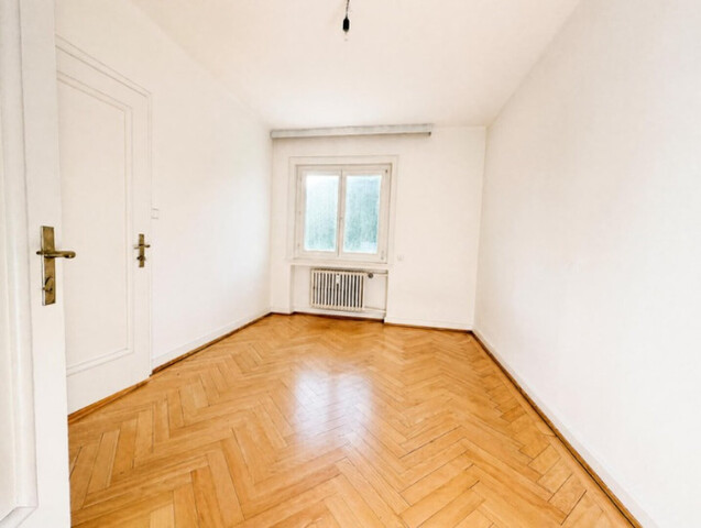 Inspirierende 4,5 Zimmer Altbauwohnung mit Garage, Garten und Balkon