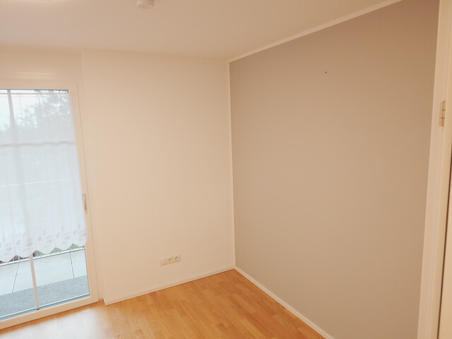 Hochwertige 3- Zimmer Gartenwohnung  mit 2 TG- Plätzen als Erstbezug zu vermieten