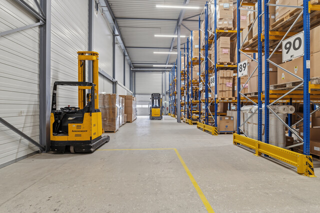 Top Gewerbeimmobilie mit Büro- und Logistikflächen in Weiler