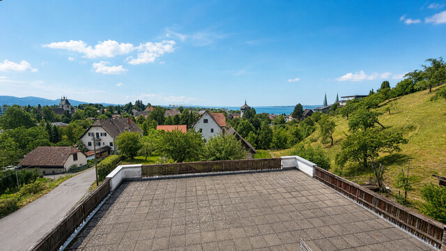 Großzügiges Wohnhaus mit Bodenseesicht, 160 m² Terrasse und sechs Stellplätzen in Bregenz