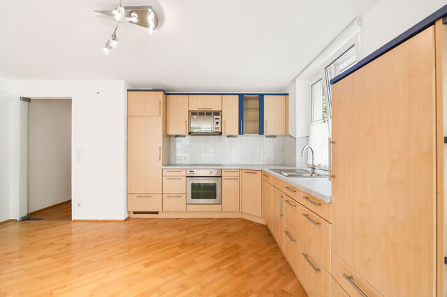 Lochau: Große 3-Zimmer Wohnung mit Loggia, Aufzug und Tiefgarage in Seenähe!