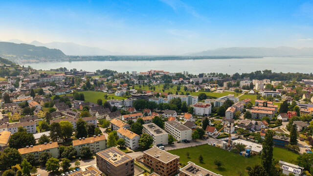 Lochau: Große 3-Zimmer Wohnung mit Loggia, Aufzug und Tiefgarage in Seenähe!