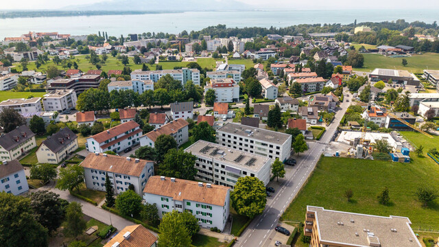 Lochau: Große 3-Zimmer Wohnung mit Loggia, Aufzug und Tiefgarage in Seenähe!