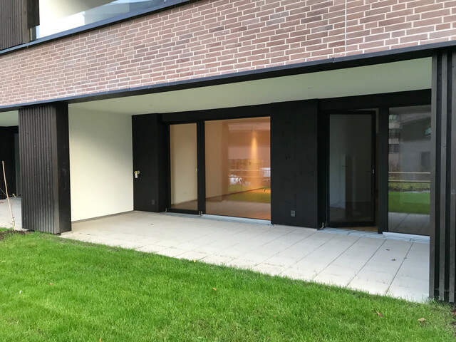 PRIVAT - Moderne 2-Zimmer-Gartenwohnung nahe Bodensee mit Tiefgaragenplatz