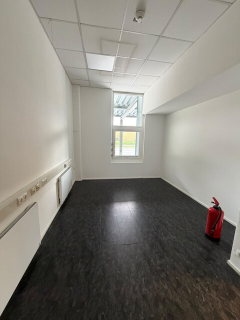 Lagerhalle mit integrierten Büroflächen / Meiningen nähe Schweizer Grenze