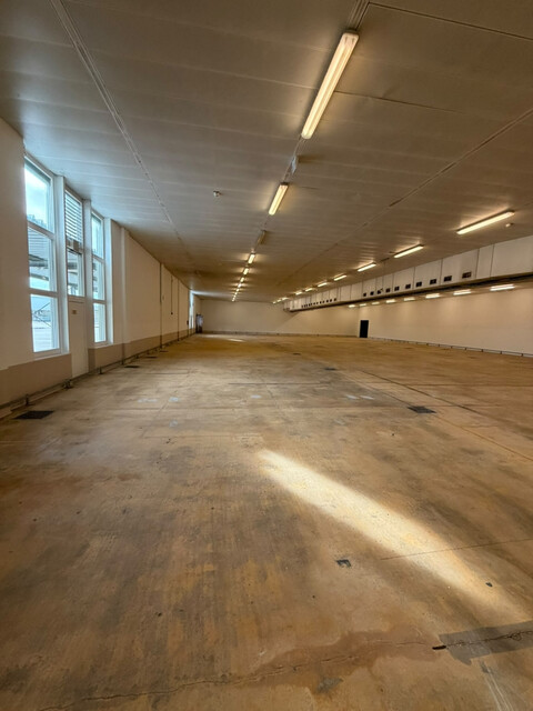 Lagerhalle mit integrierten Büroflächen / Meiningen nähe Schweizer Grenze