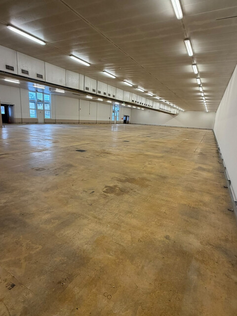 Lagerhalle mit integrierten Büroflächen / Meiningen nähe Schweizer Grenze