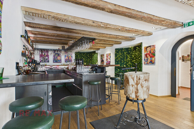 Ihr neuer Standort im Herzen der Stadt – stilvolle Barfläche mit Flair