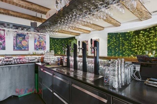 Ihr neuer Standort im Herzen der Stadt – stilvolle Barfläche mit Flair