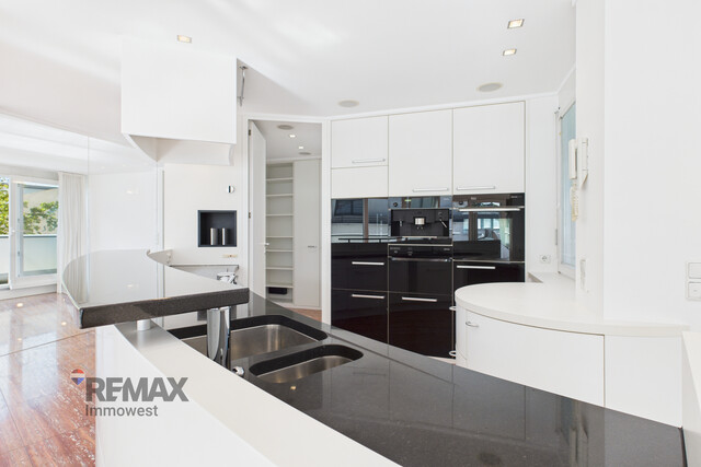 Innenstadt-Luxus: 247 m² pure Eleganz auf zwei Wohnebenen