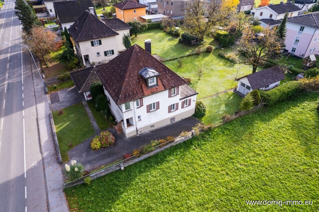 Charmanter Altbestand (Einfamilienhaus) mit großem Grundstück in traumhafter Lage in Feldkirch-Tosters