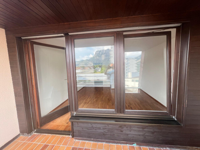 56m2, 2-Zimmer-Wohlfühlwohnung, provisionsfrei, renoviert für Single oder Paar, Balkonblick zur Karrenseilbahn...