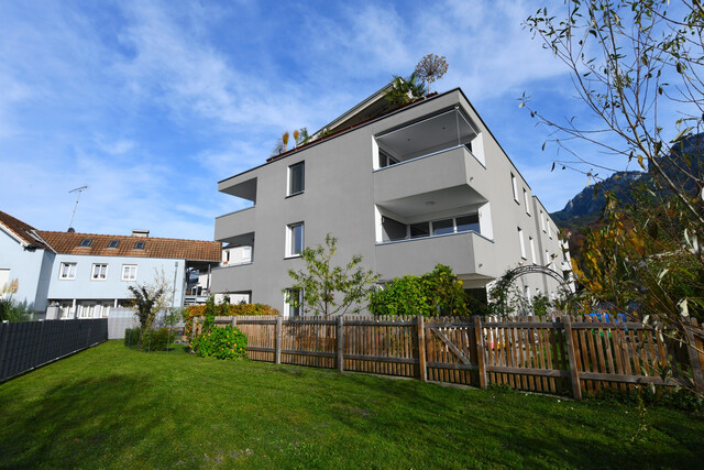 Moderne 3-Zimmer-Wohnung mit großem Garten und Terrasse