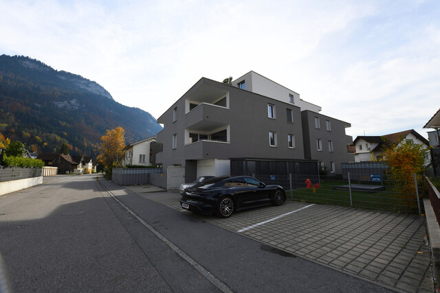 Moderne 3-Zimmer-Wohnung mit großem Garten und Terrasse