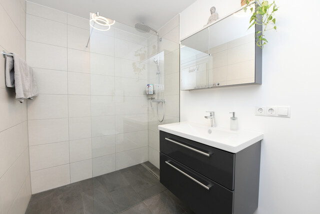 Moderne 3-Zimmer-Wohnung mit großem Garten und Terrasse