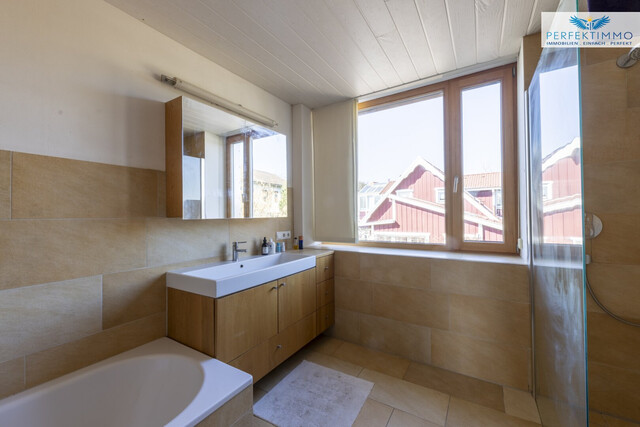 Einfamilienhaus in bester Lage am Kaiserstrand – Wohnen direkt am Bodensee!