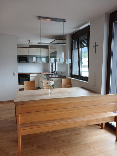 Provisionsfreie, geräumige 77,5m2 Wohnung in gepflegter, sehr ruhiger Wohnanlage, inklusive 2 Tiefgaragenplätzen und großem Balkon mit perfekter Fernsicht