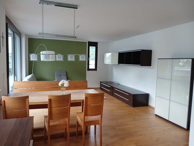 Provisionsfreie, geräumige 77,5m2 Wohnung in gepflegter, sehr ruhiger Wohnanlage, inklusive 2 Tiefgaragenplätzen und großem Balkon mit perfekter Fernsicht