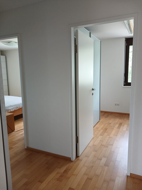 Provisionsfreie, geräumige 77,5m2 Wohnung in gepflegter, sehr ruhiger Wohnanlage, inklusive 2 Tiefgaragenplätzen und großem Balkon mit perfekter Fernsicht