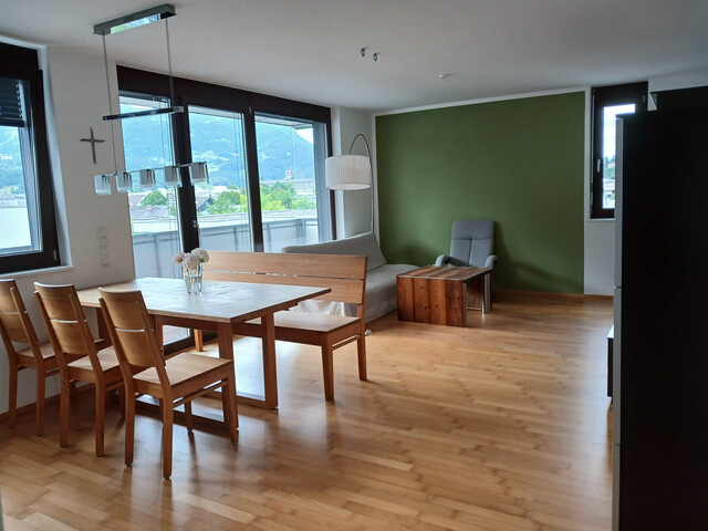 Provisionsfreie, geräumige 77,5m2 Wohnung in gepflegter, sehr ruhiger Wohnanlage, inklusive 2 Tiefgaragenplätzen und großem Balkon mit perfekter Fernsicht