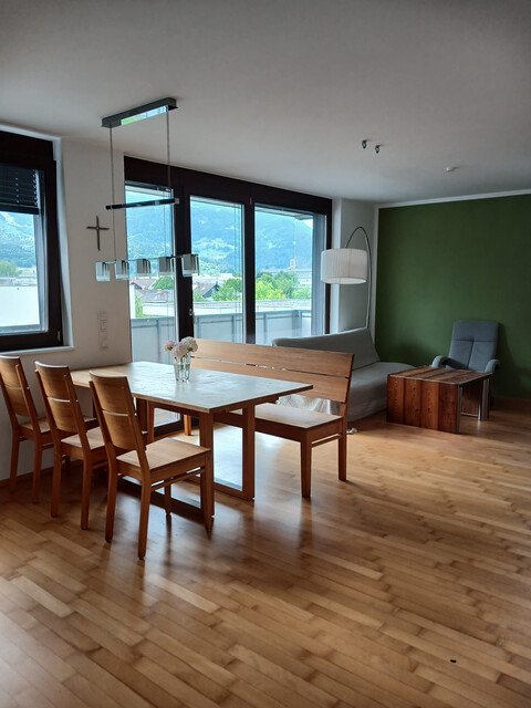 Provisionsfreie, geräumige 77,5m2 Wohnung in gepflegter, sehr ruhiger Wohnanlage, inklusive 2 Tiefgaragenplätzen und großem Balkon mit perfekter Fernsicht