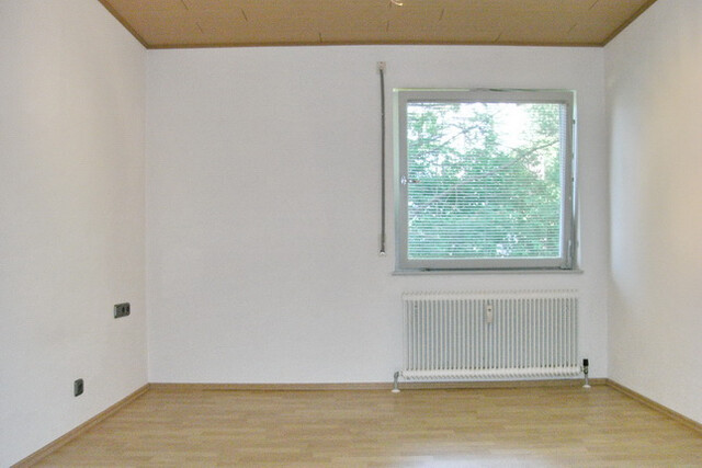 3 Zimmer in Tisis mit verglastem Balkon, Grenznähe