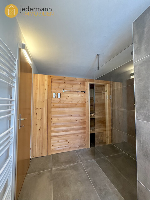 BLUDESCH: CHARMANTE, GERÄUMIGE 4-ZIMMER-WOHNUNG MIT TOLLEM WOHNFLAIR!