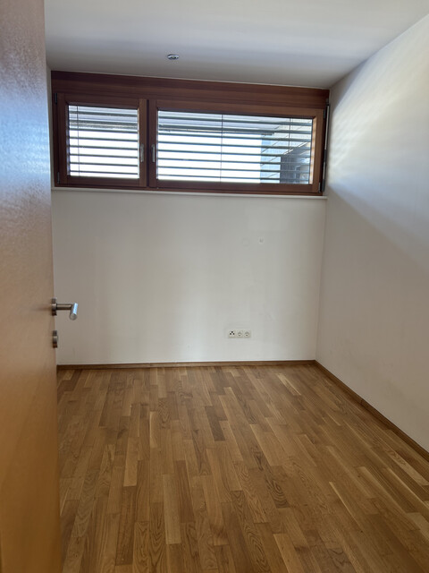Sonnige Dachgeschosswohnung 74 m² mit Terrasse in Gisingen