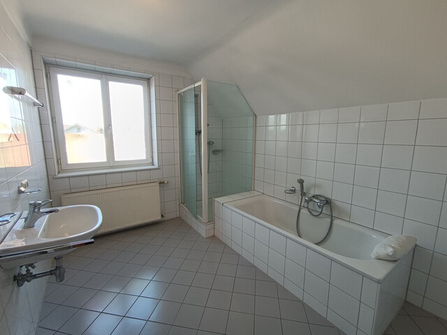 Charmante 3-Zimmer-Dachgeschosswohnung mit Ausblick auf den Gebhardsberg