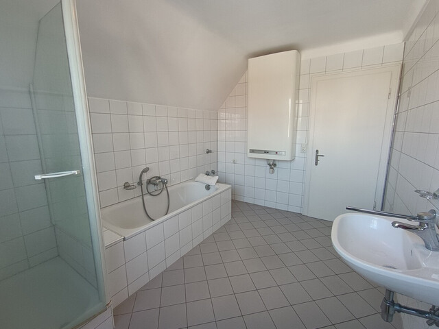 Charmante 3-Zimmer-Dachgeschosswohnung mit Ausblick auf den Gebhardsberg