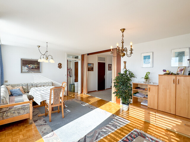 Großzügige 5-Zimmer-Terrassenwohnung mit Panorama-Ausblick in Hanglage von Schwarzach