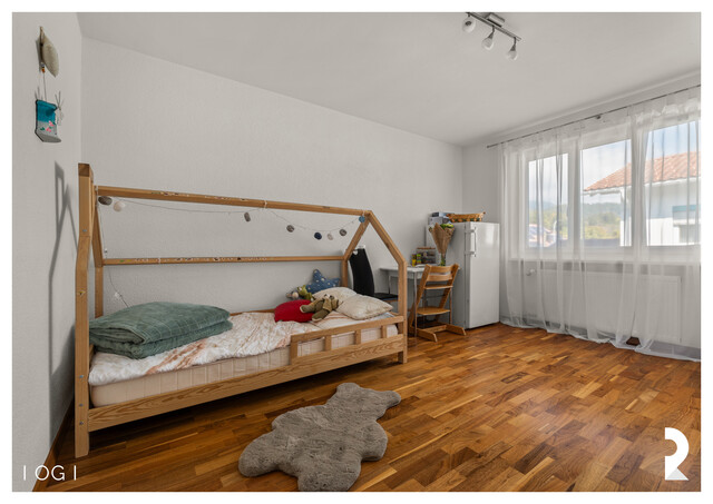 SONNIGES MEHRFAMILIENHAUS MIT GROSSEM GRUNDSTÜCK UND VIELSEITIGEN NUTZUNGSMÖGLICHKEITEN IN BLUDESCH