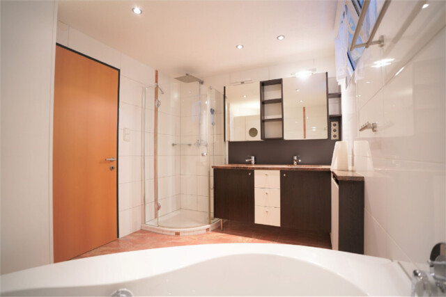 Attraktive 4-Zimmer-Wohnung mit Balkon in zentraler Lage von Höchst