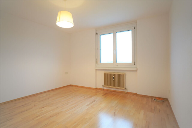 Attraktive 4-Zimmer-Wohnung mit Balkon in zentraler Lage von Höchst