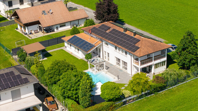 Arbeiten mit Stil. Wohnen mit Niveau. Exklusive Villa mit Praxis- oder Büro in Lauterach