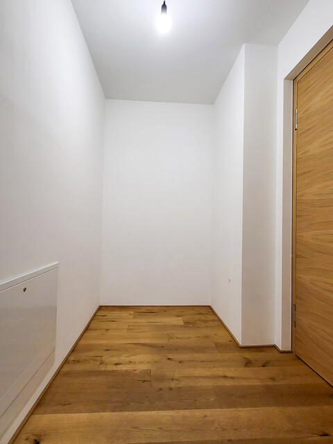 Hochwertige Gartenwohnung in Neubau (2023)