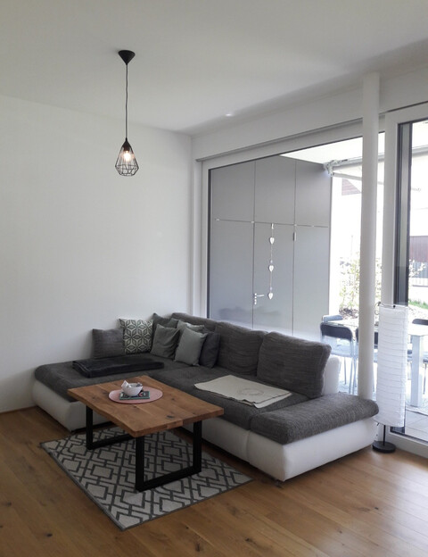 PRIVATVERKAUF - Gartenwohnung mit Terrasse, Garten & Tiefgaragen-Parkplatz in Top-Lage!