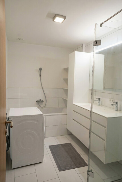 Moderne Wohnung mit großer Terrasse in Egg