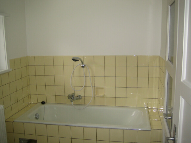 Schmuckes Haus in  ruhiger Wohngegend,  südseitige Terrasse ,  grosses Grundstück