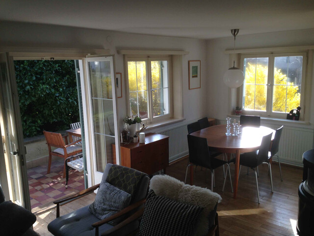 Schmuckes Haus in  ruhiger Wohngegend,  südseitige Terrasse ,  grosses Grundstück