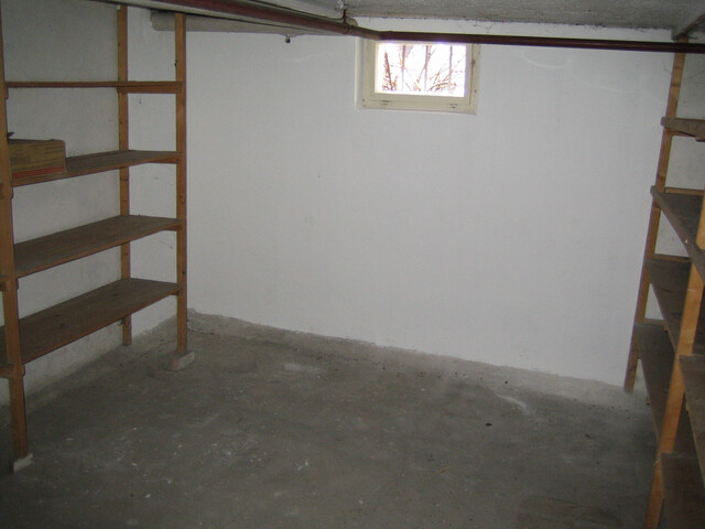 Schmuckes Haus in  ruhiger Wohngegend,  südseitige Terrasse ,  grosses Grundstück