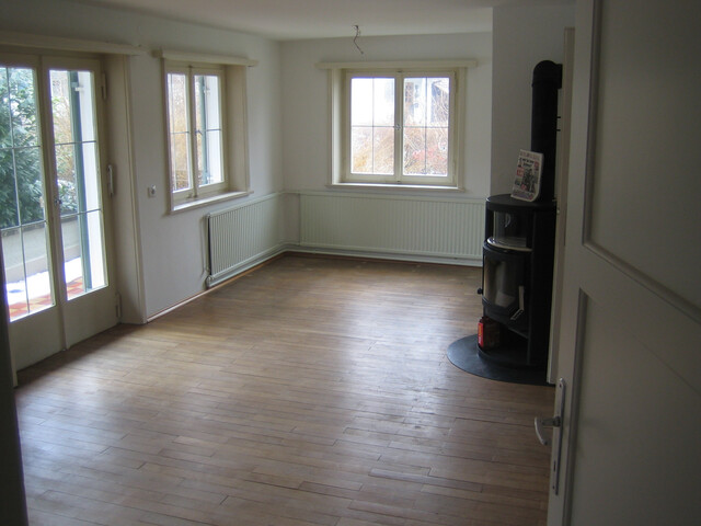 Schmuckes Haus in  ruhiger Wohngegend,  südseitige Terrasse ,  grosses Grundstück