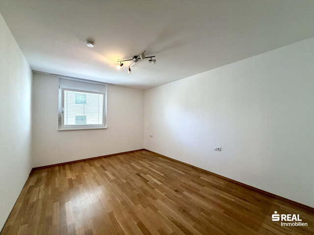 Immobilienpaket in erstklassiger Stadtlage (15 Wohnungen, 2 Geschäftslokale & 15 Tiefgaragenparkplätze) - Share Deal möglich