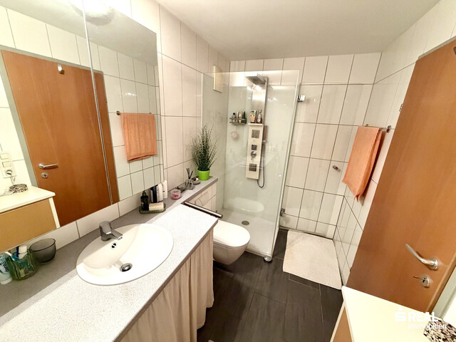Immobilienpaket in erstklassiger Stadtlage (15 Wohnungen, 2 Geschäftslokale & 15 Tiefgaragenparkplätze) - Share Deal möglich