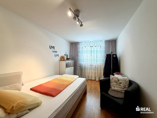Immobilienpaket in erstklassiger Stadtlage (15 Wohnungen, 2 Geschäftslokale & 15 Tiefgaragenparkplätze) - Share Deal möglich