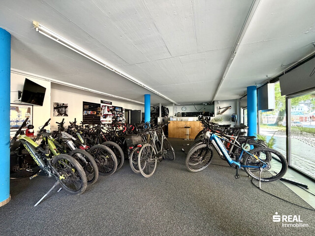 Immobilienpaket in erstklassiger Stadtlage (15 Wohnungen, 2 Geschäftslokale & 15 Tiefgaragenparkplätze) - Share Deal möglich